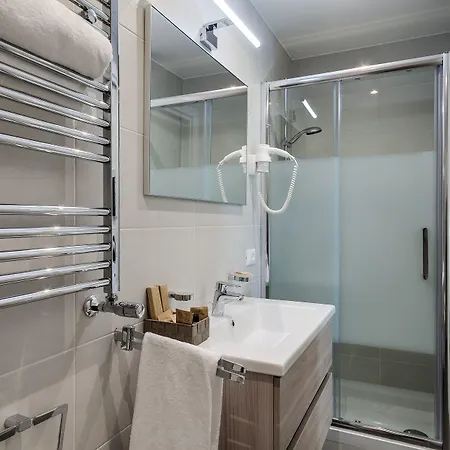 Charme & Chic Luxury Pensionat 4*