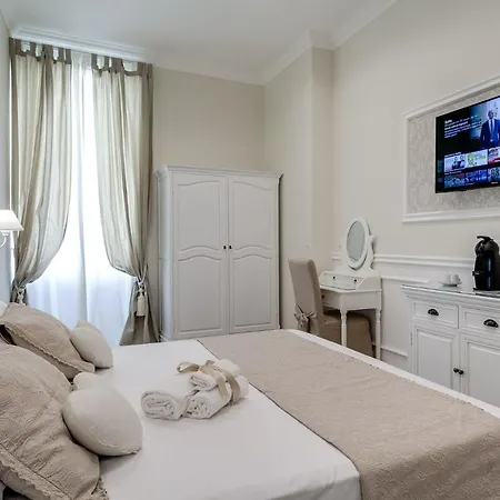 Charme & Chic Luxury 4* Rome